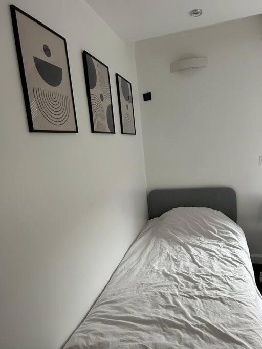 Logement Proche Stade De France Saint-Denis-en-Margeride Exterior foto